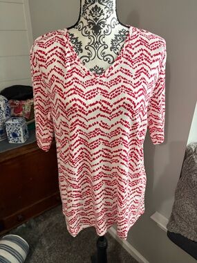 Chico's Red & White V-Neck Patterned Tunic